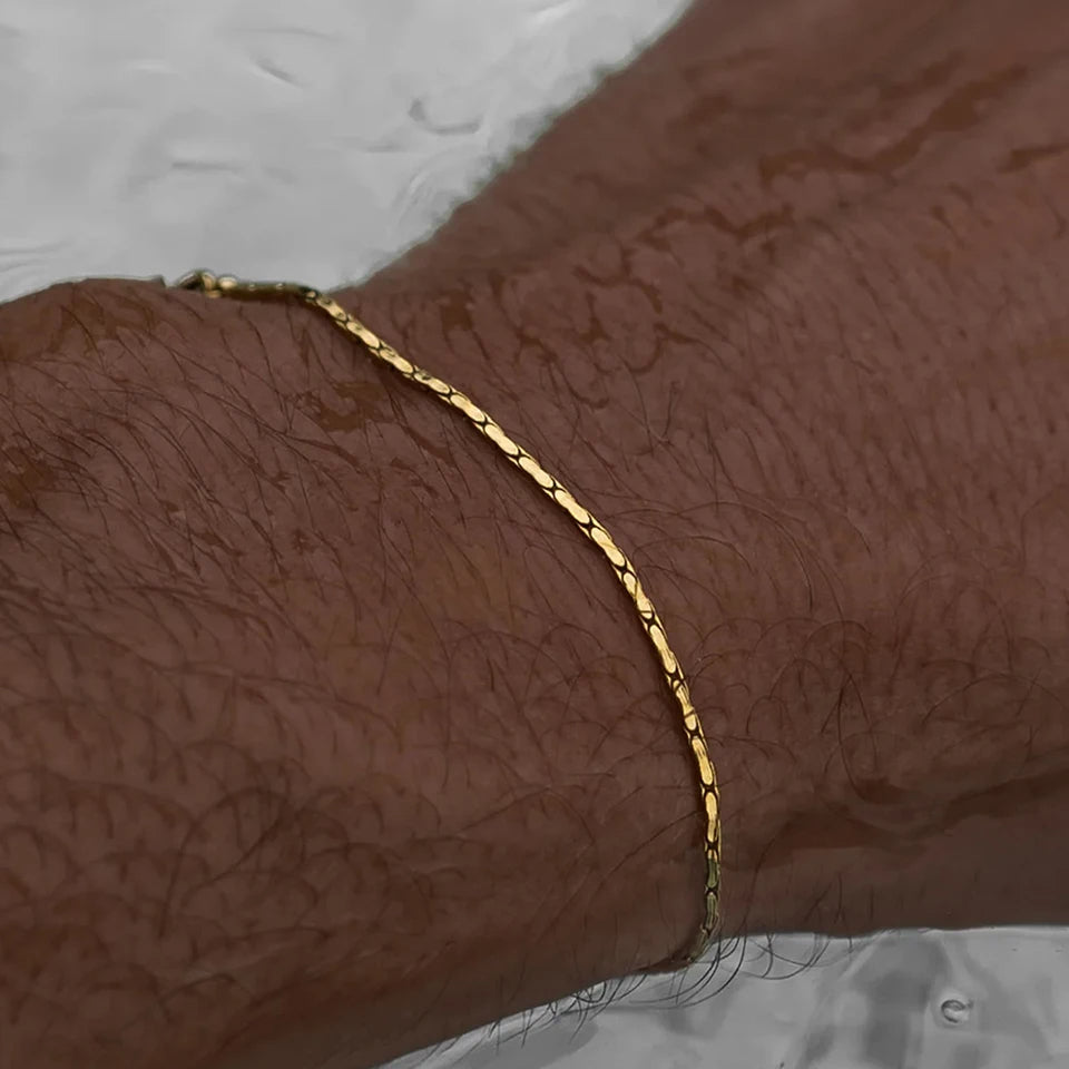 Wire Bracelet (Gold)