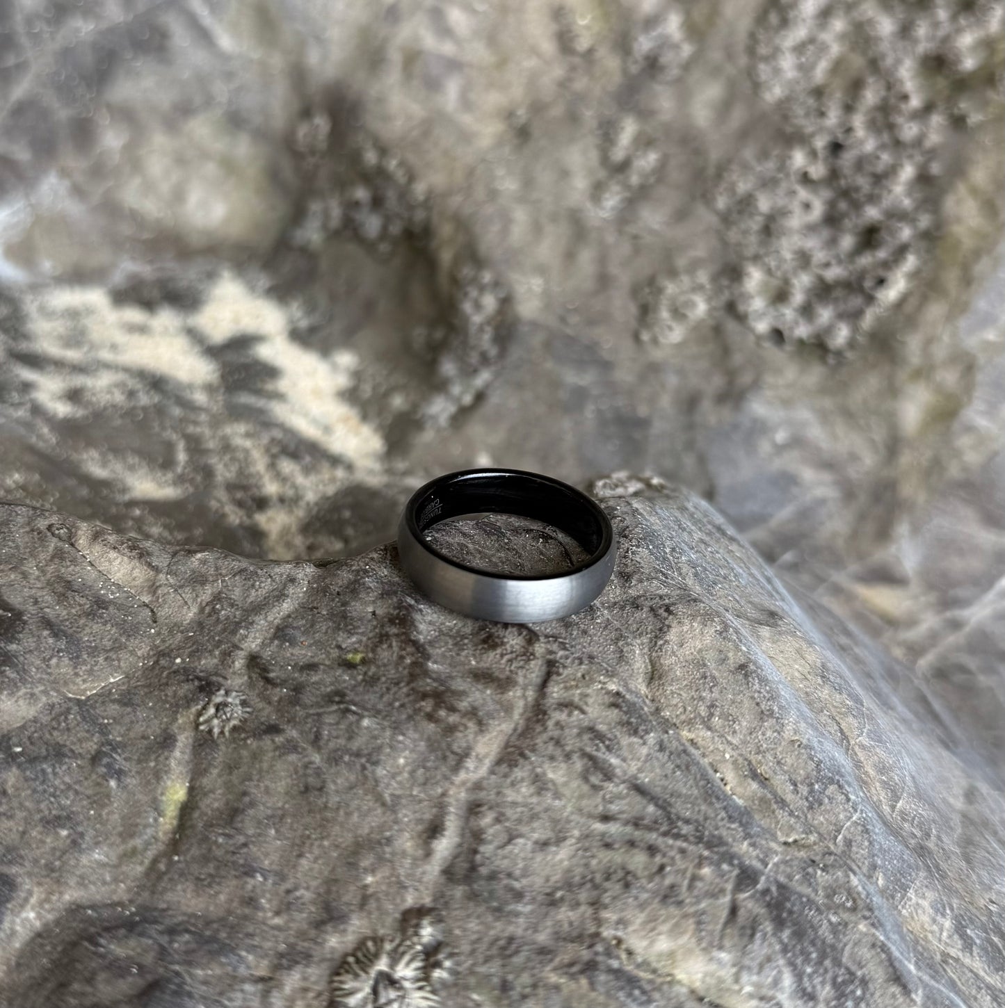 Brushed Ring (Graphite Silver)