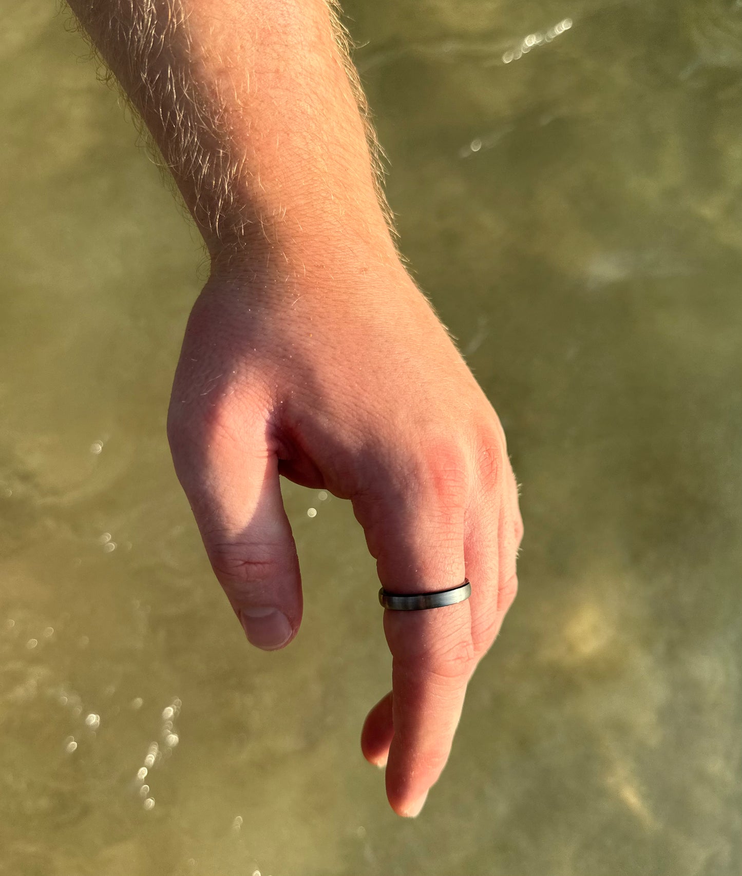 Brushed Ring (Graphite Silver)